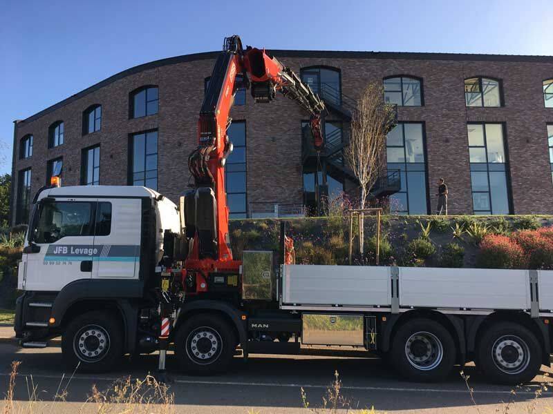 Camion grue JFB Levage 2