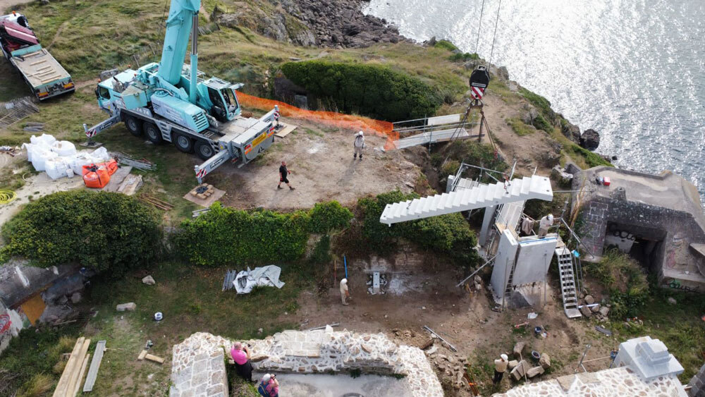 grutage-escalier-beton-fort-arboule-pointe-varde-saint-malo