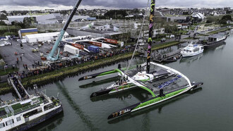 Levage trimaran à Vannes